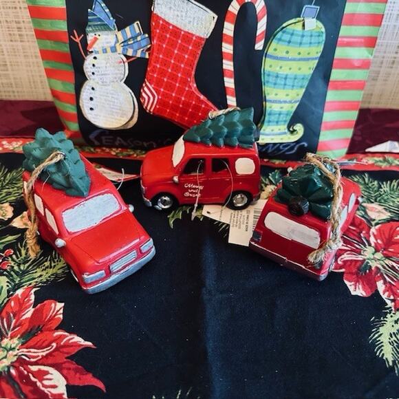 T J Maxx Merry & Bright 3 Red Ceramic Station Wagon w/Tree Ornament Light Up - Picture 10 of 13